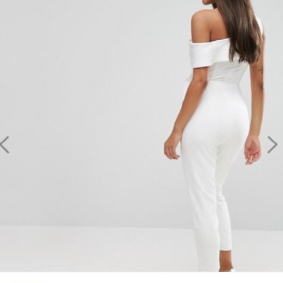 Lavish Alice Asymmetric shoulder twist jumpsuit - Picture 5 of 6